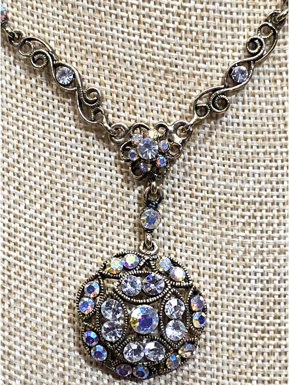 Ornate Vintage Aurora Borealis Rhinestone 15" Choker Necklace